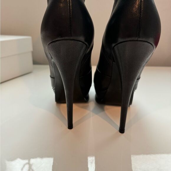 Yves Saint Laurent Tribute Platform Black Leather Boots. Below Knee - Picture 10 of 13